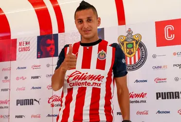 Paolo Yrizar es el nuevo delantero de Chivas, pero no jugaría en la primera jornada por culpa de Roberto Alvarado.
