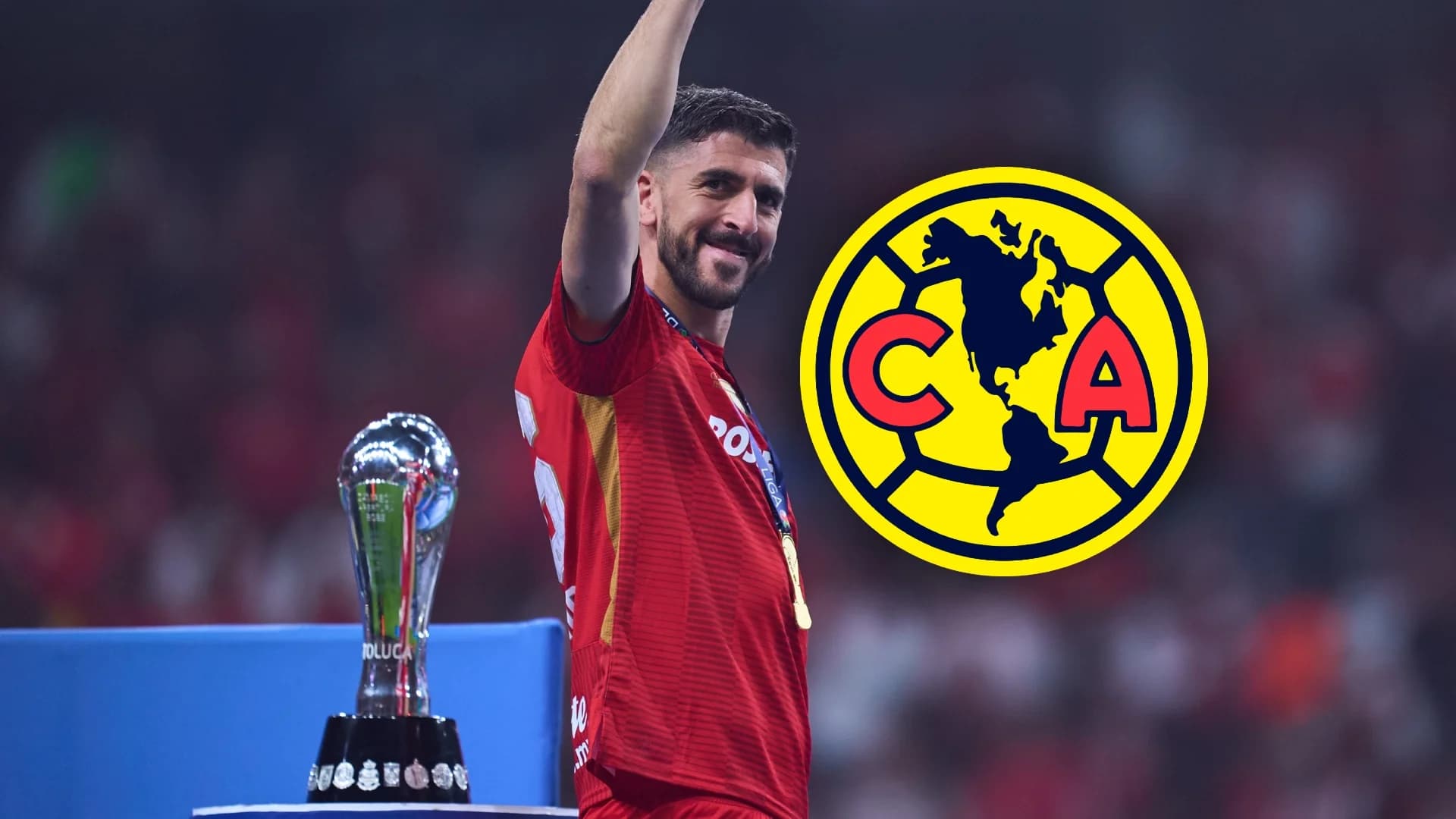 Paulinho durante su premiación con Toluca