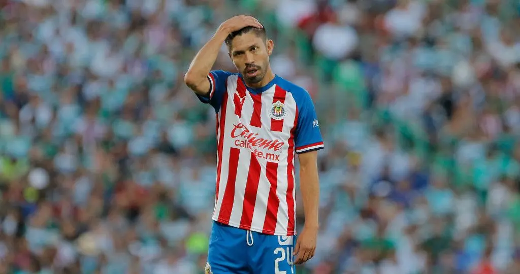 Pese a los rumores Peláez confirmó que Peralta se queda en Chivas