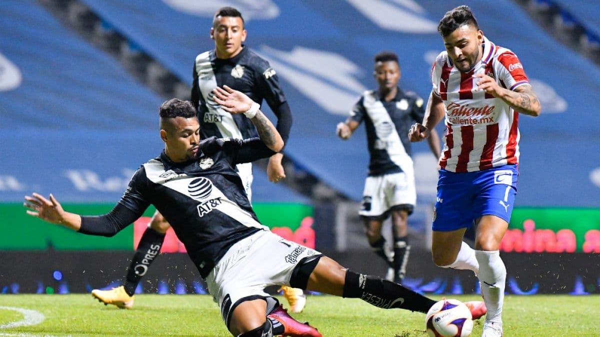 Por el Covid-19, los fanáticos estuvieron mucho tiempo afuera de los estadios. Sin embargo, el Gobierno de México permitirá la vuelta progresiva de los aficionados para que vuelvan a alegrar las gradas de la Liga MX. Entérate de cuántos podrán ingresar en Chivas vs Puebla.