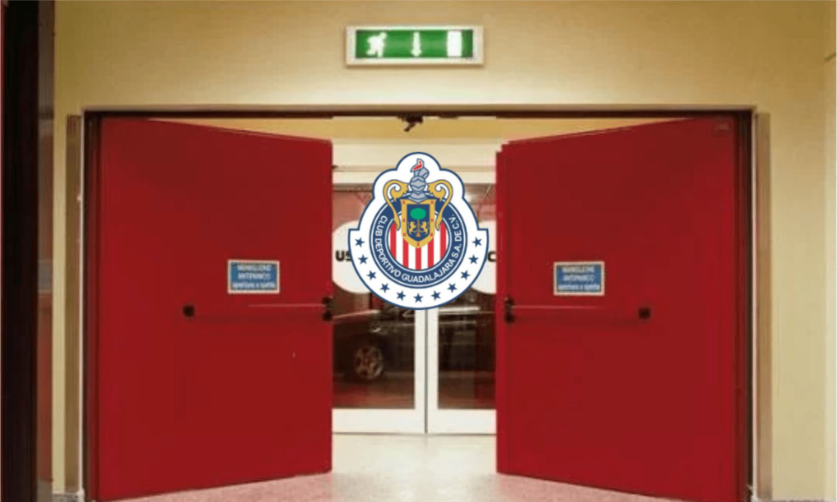 Puerta de salida abierta / Rótulos Azcaya