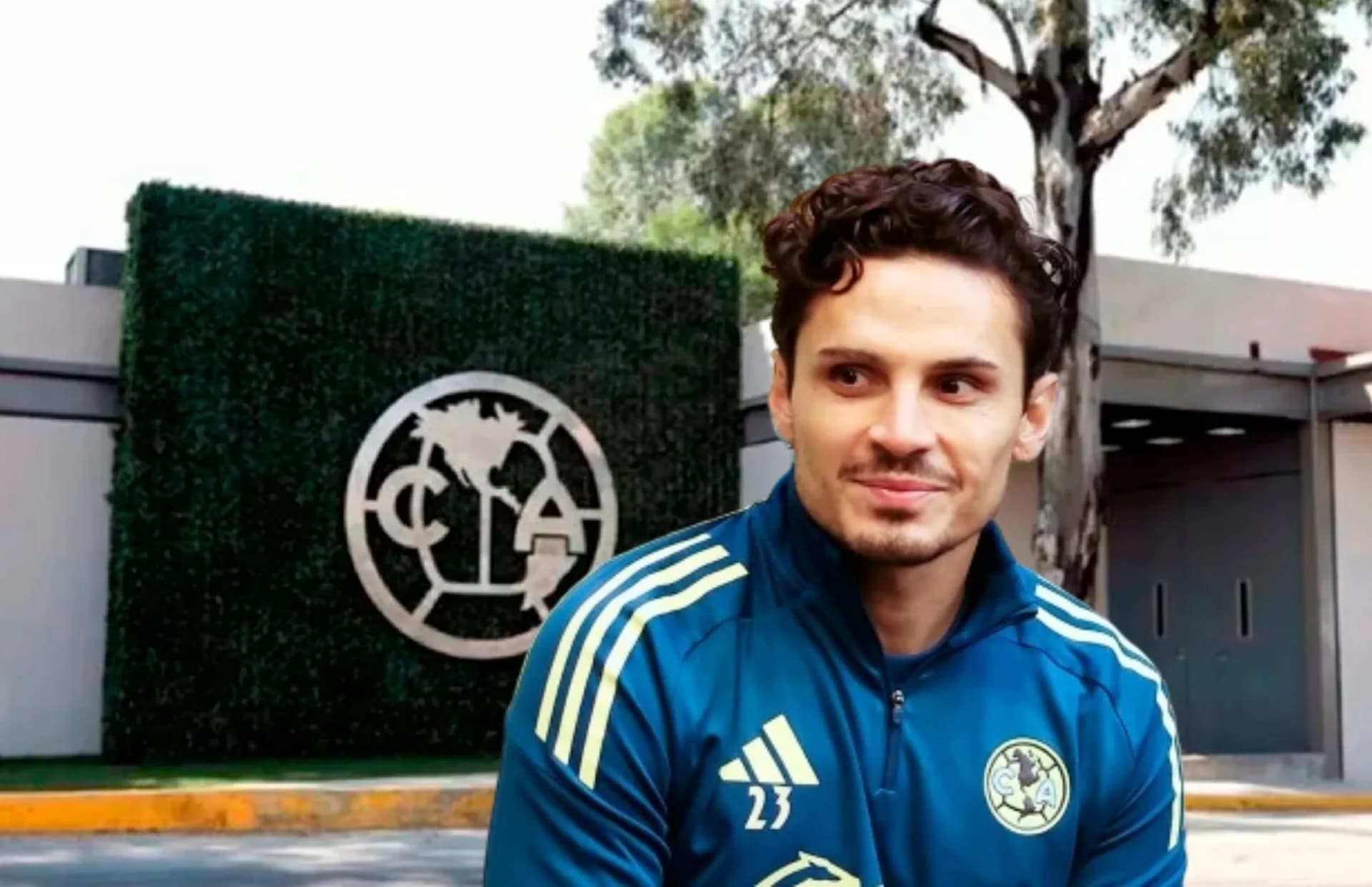 Raphael Veiga utiliza un inesperado medio de transporte para llegar al nido de Coapa.