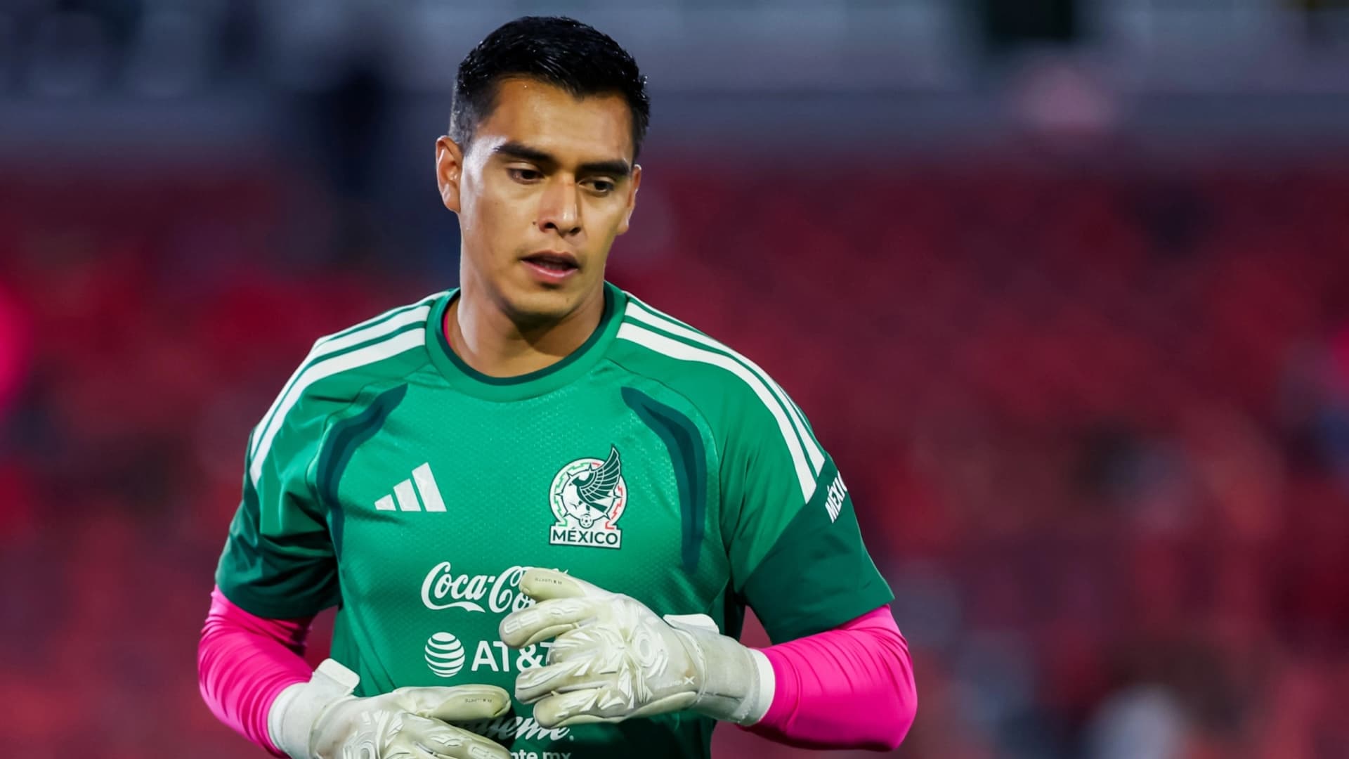 Raúl Rangel durante el entrenamiento de la selección mexicana en Bolivia