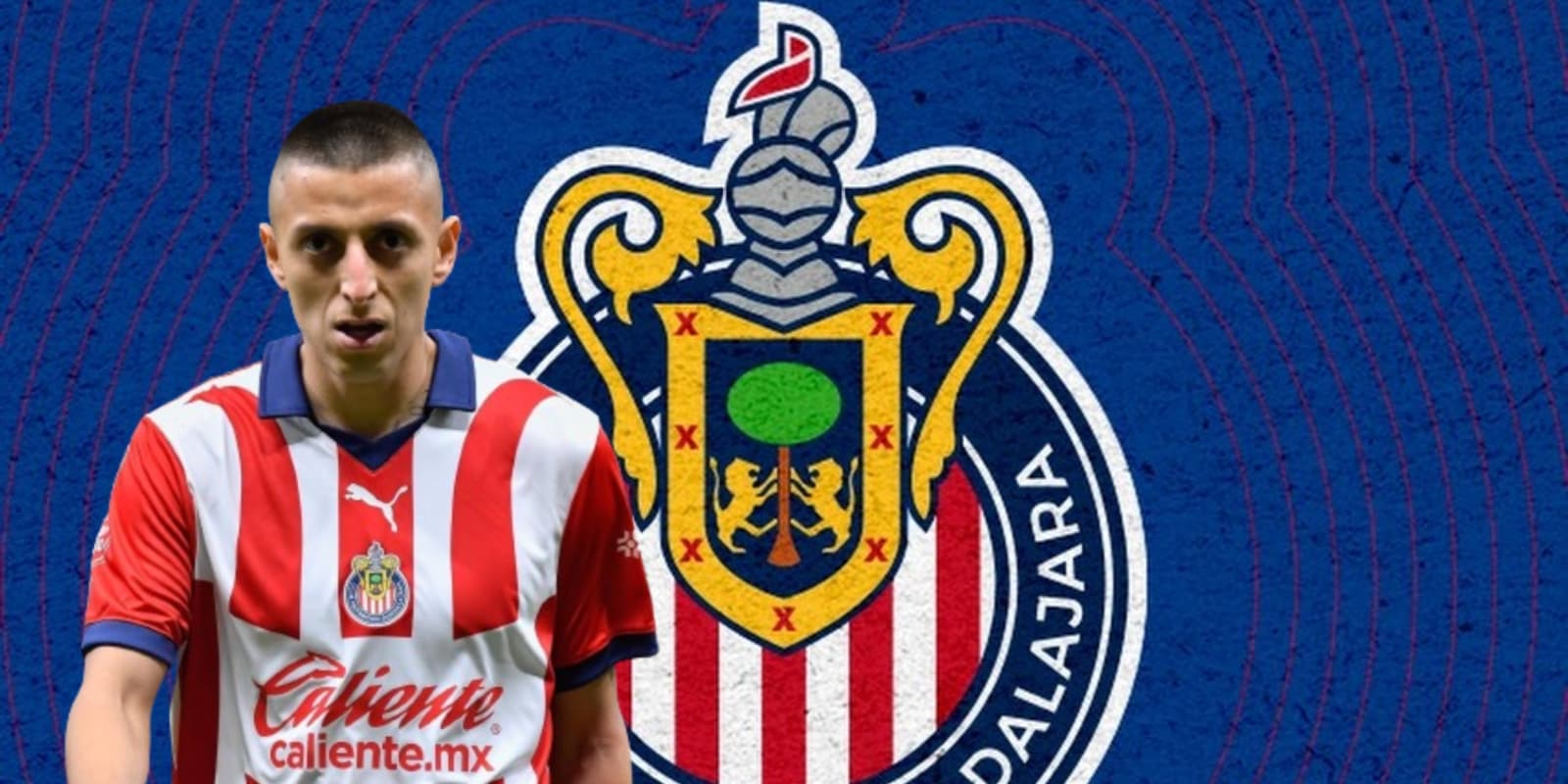 Roberto Alvarado junto al escudo de Chivas / FOTO MEXSPORT