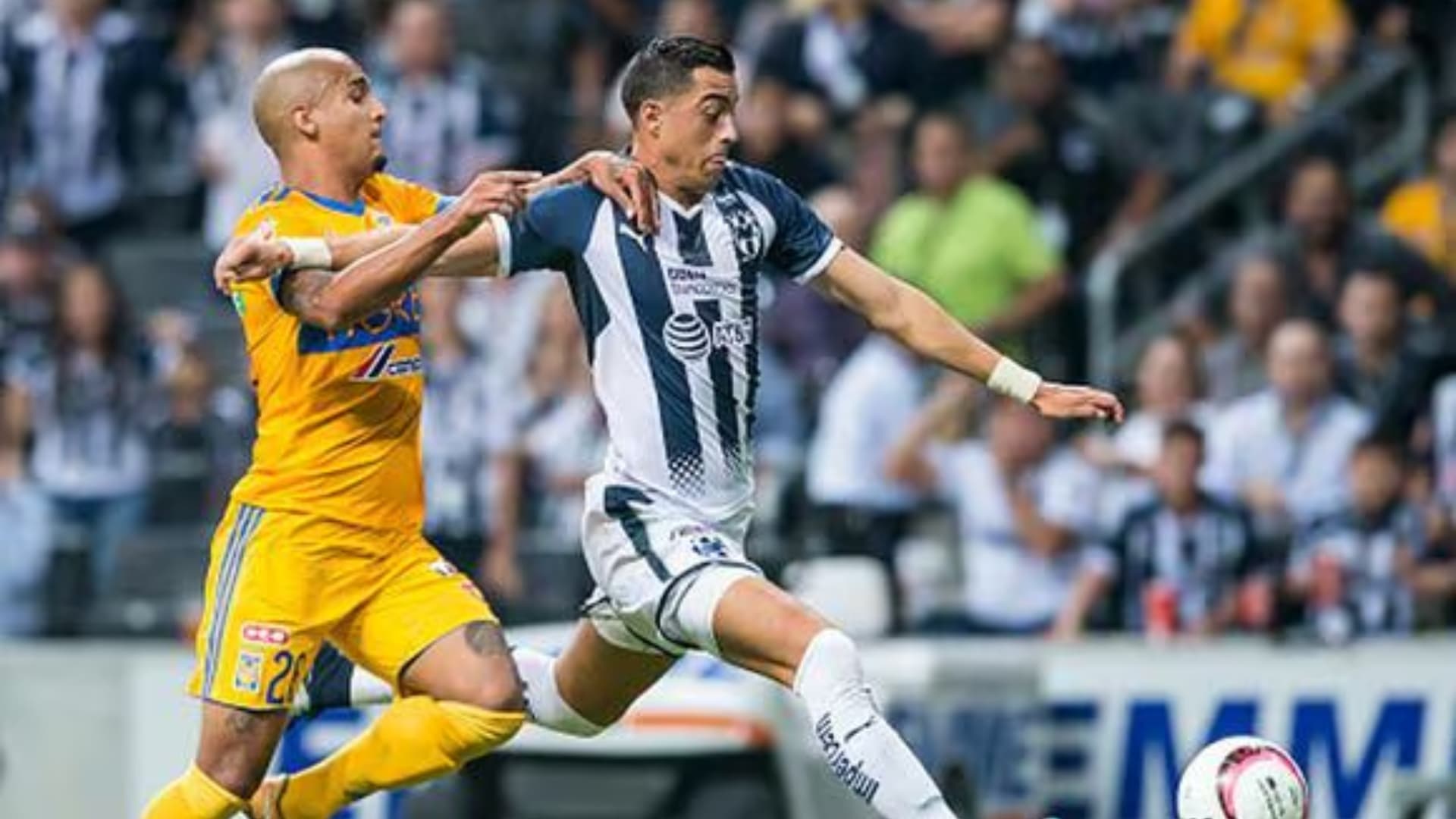 Rogelio Funes Mori y el Chaka Rodríguez Foto: Depor