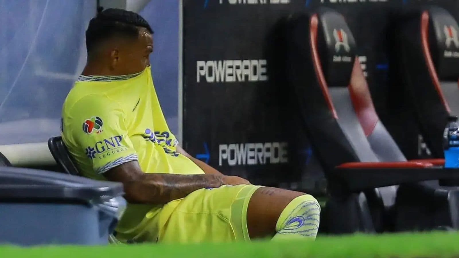 Roger Martínez tendría las horas contadas en el Club América.