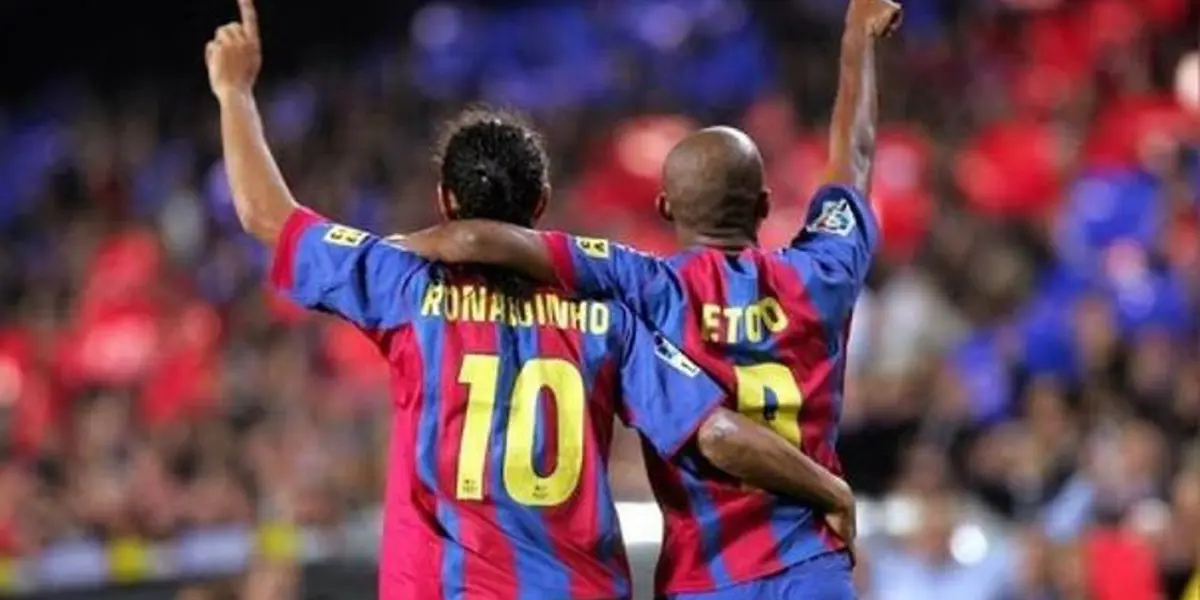 Ronaldinho y Samuel Eto'o se reencontraron en un evento de la Copa del Mundo de Qatar 2022 y fua tan emotiva que conmovió al mundo futbolístico.