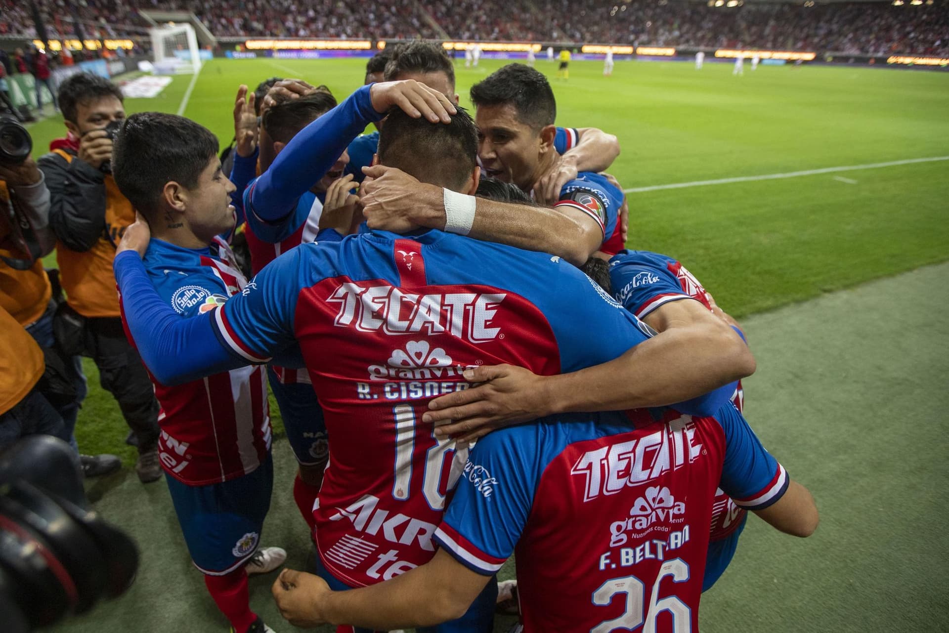 Ronaldo Cisneros no había sido convocado para el inicio de la pretemporada, pero ante la falta de refuerzos Leaño lo regresaría a Chivas.