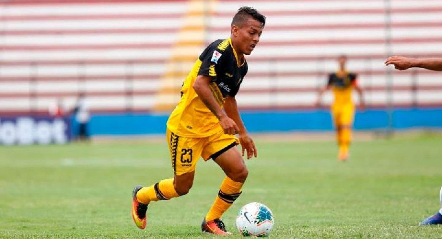 Sandro Rengifo, jugador del FC Cusco, está en la mira de la directiva de Pumas que busca sumar refuerzos de calidad para el Clausura 2022.