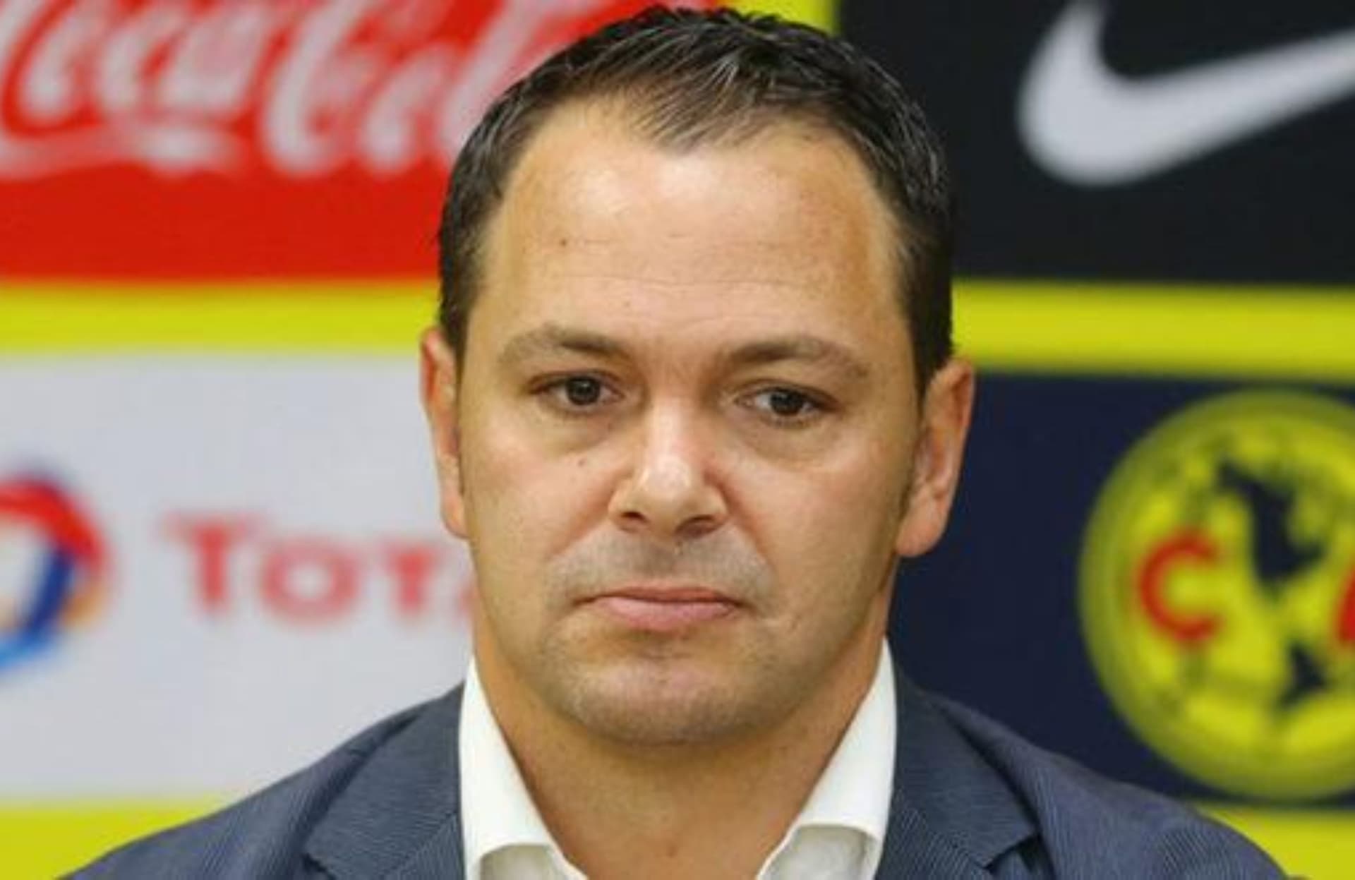 Santiago Baños sigue recibiendo críticas, esta vez de un histórico del equipo.