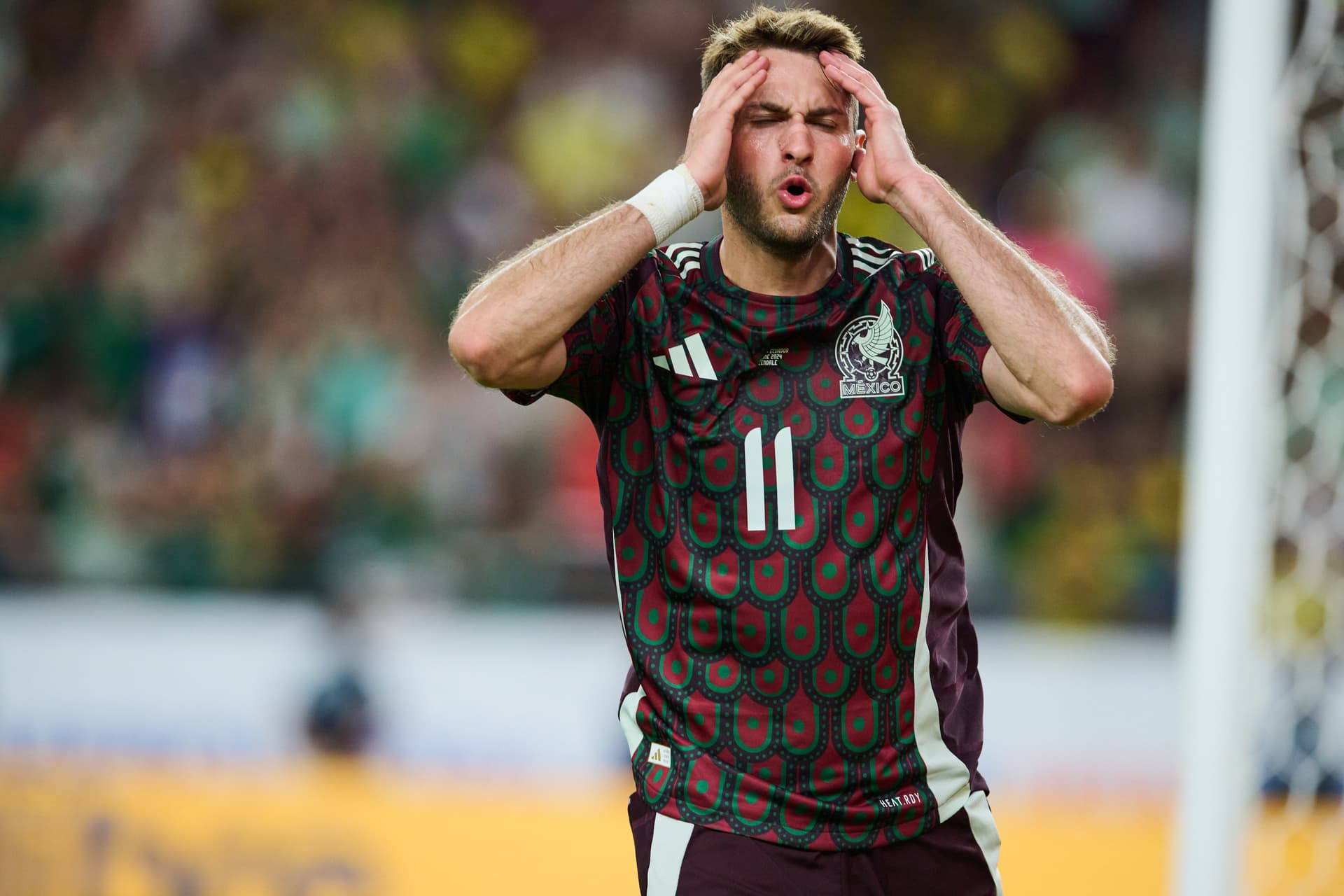 Santiago Giménez en un partido de la Selección Mexicana (Foto: Mexsport)