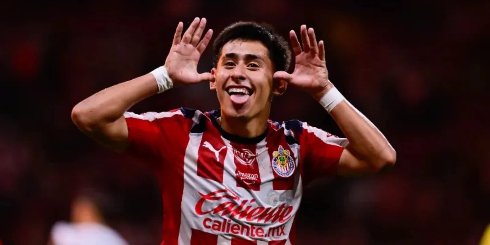 Santiago Sandoval reconoce el apoyo de su mamá y hermanos para poder debutar en Chivas