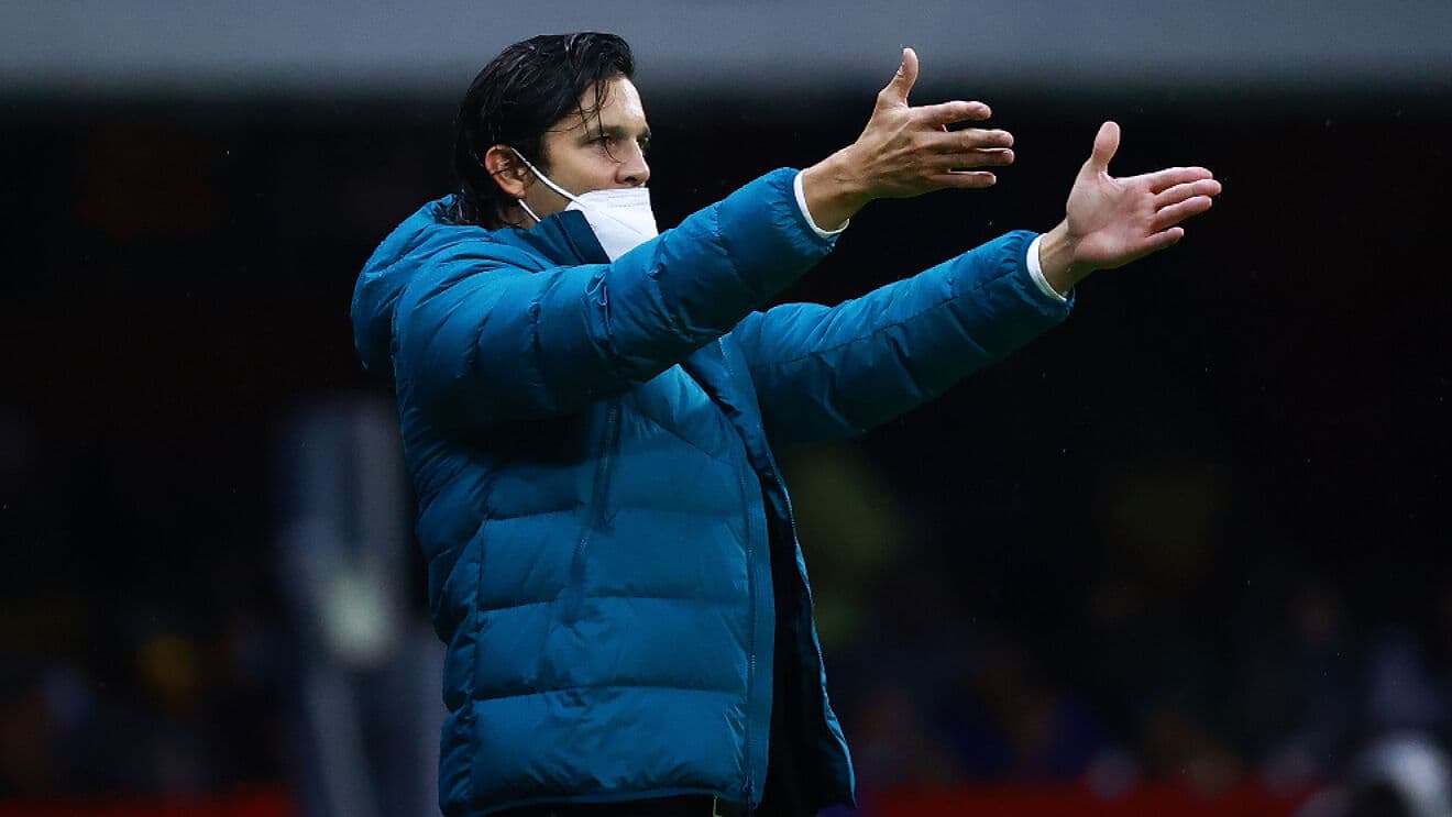 Santiago Solari tiene en la mira a un par de futbolistas españoles, mientras este canterano del América espera su oportunidad.