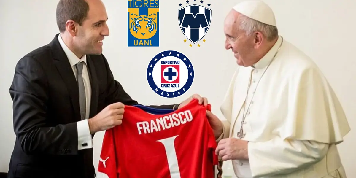 Santos Laguna y Atlas hicieron pública la imagen del Papa Francisco con sus playeras, pero su Santidad obtuvo otra camiseta mexicana anteriormente