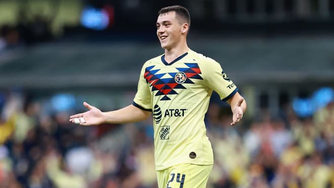 Se da a conocer la razón por la que juega Viñas en América.