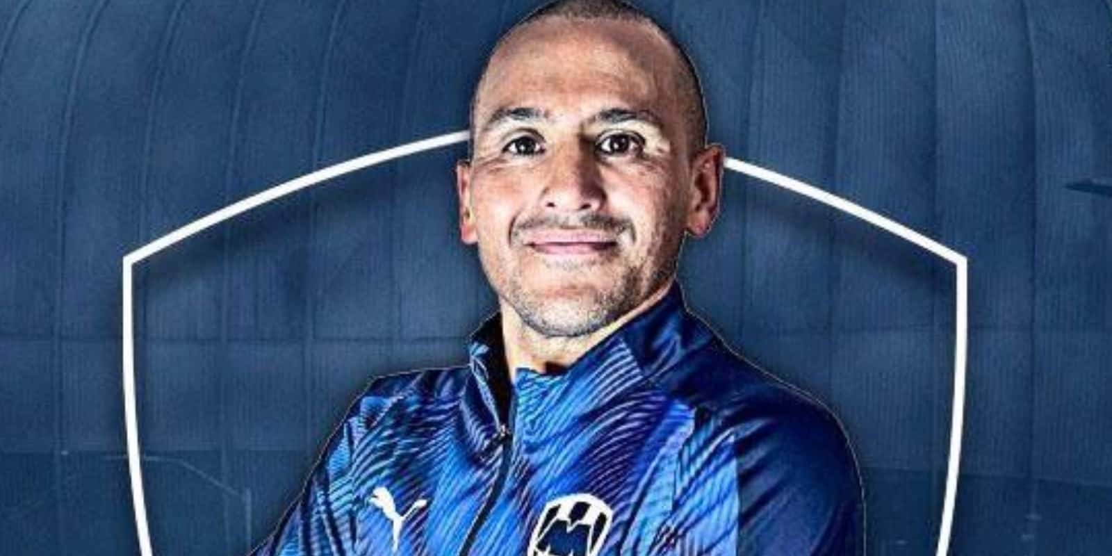 Se ha difundido una foto Humberto Suazo que ha llamado la atención de la afición de Rayados en estas últimas horas: fungía como DT auxiliar