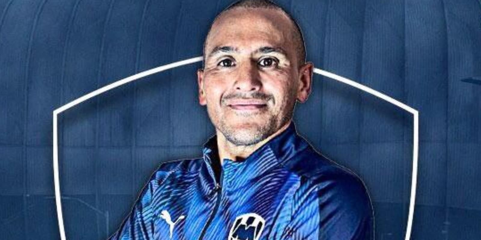 Se ha difundido una foto Humberto Suazo que ha llamado la atención de la afición de Rayados en estas últimas horas: fungía como DT auxiliar