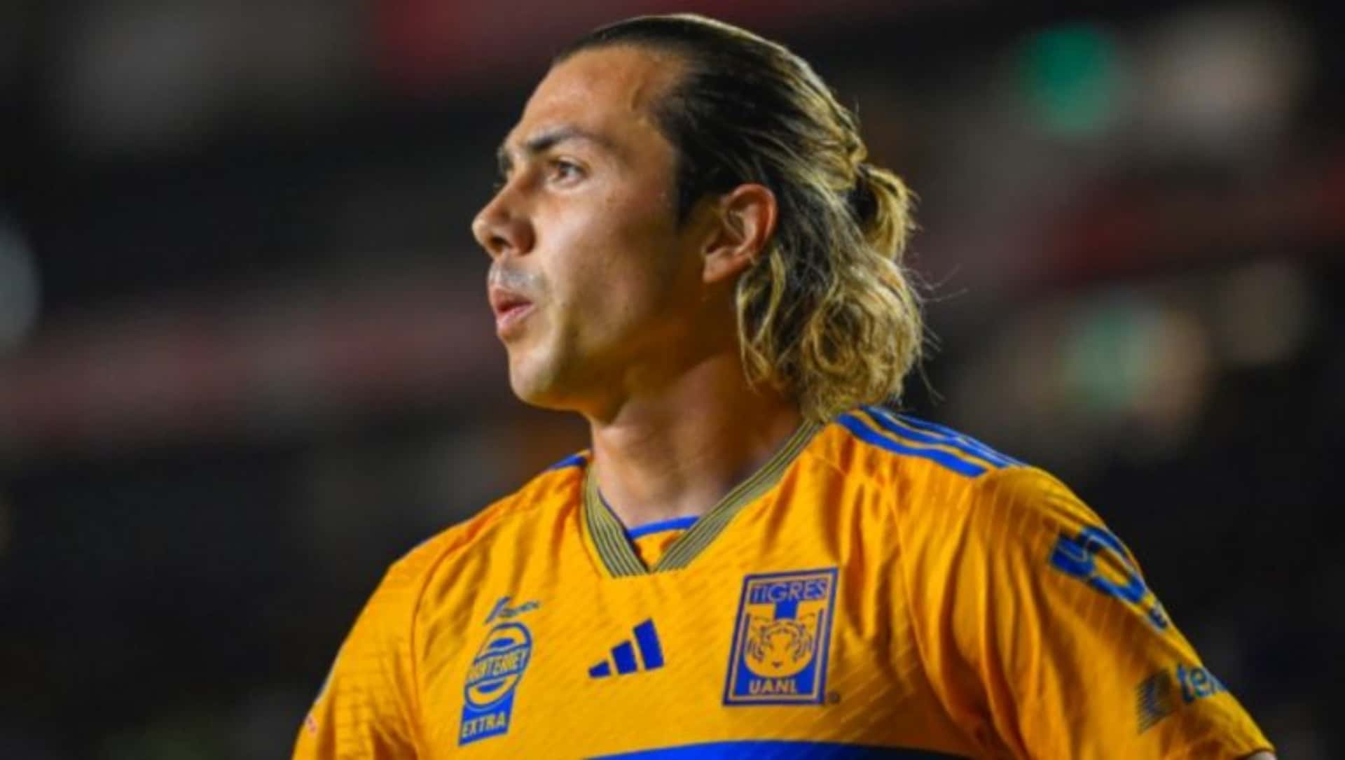 Sebastián Córdova con la camiseta de Tigres. FOTO: RÉCORD