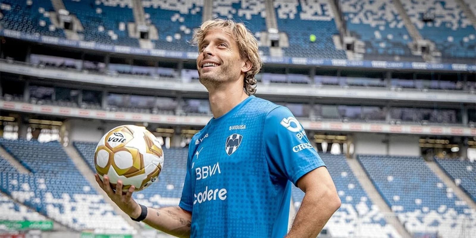 Sergio Canales dejó un gesto para la afición de Rayados fuera del Barrial