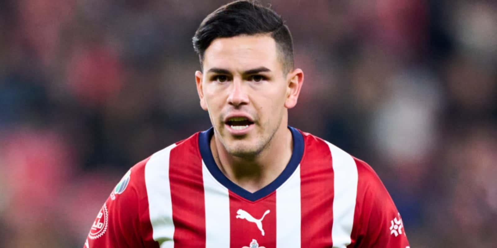 Sería el adiós de Alan Torres, el club que podría sacar al jugador de Chivas