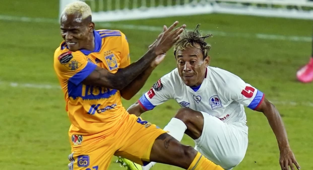Sorpresivamente luego de jugar la semifinal con Tigres, fue llevado detenido y todo sería por este motivo.