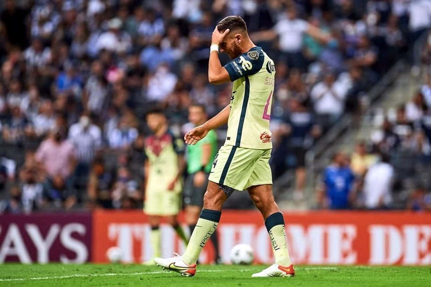 Todavía no termina el Apertura 2021 y las Águilas del América ya están pensando en los refuerzos del próximo torneo, uno de ellos llegaría desde Argentina y pondría a temblar a los zagueros azulcremas.