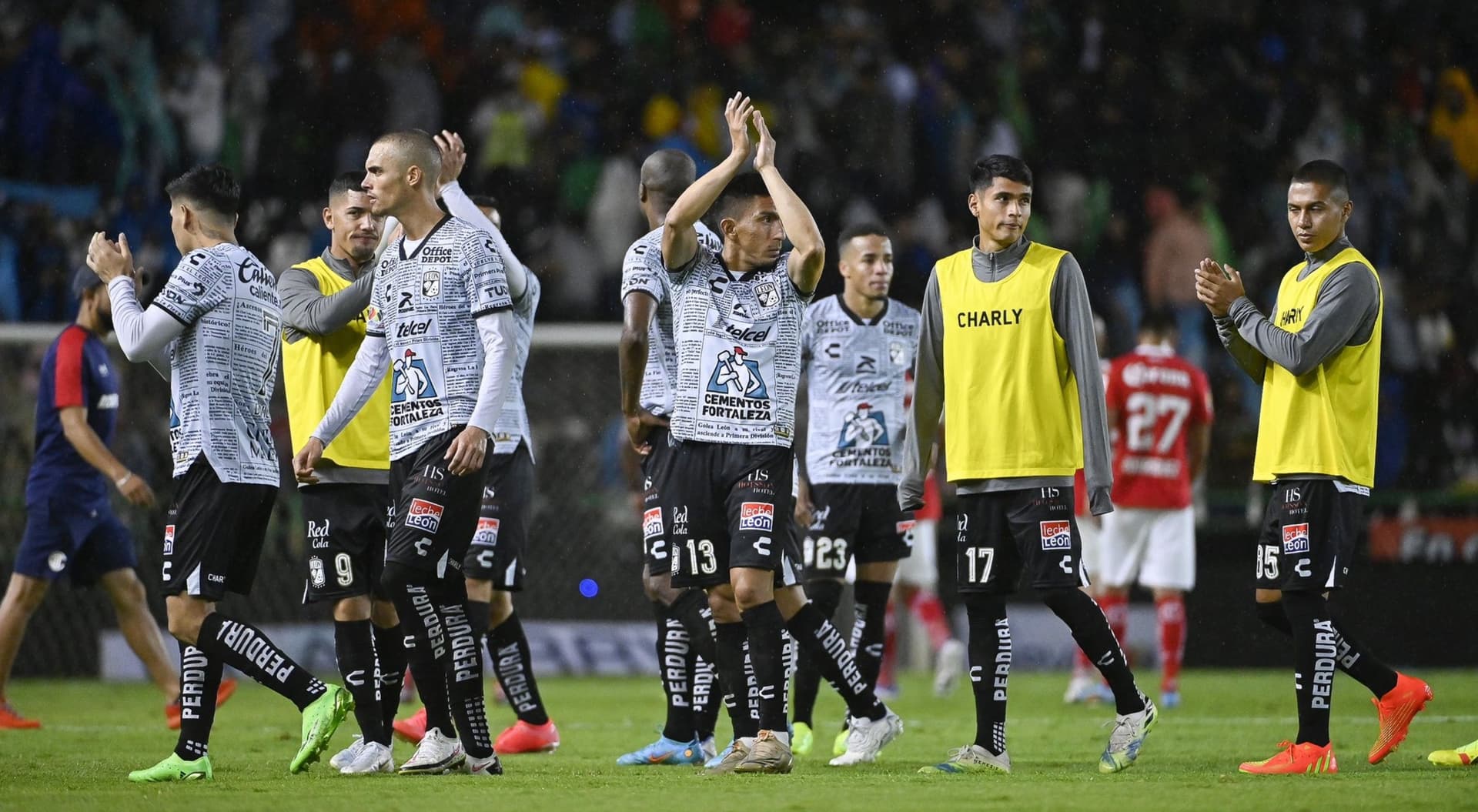 Todo el trabajo del equipo, lo echó a perder en la recta final del partido