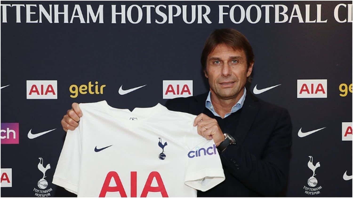 Tottenham oficializó en días pasados la contratación de Antonio Conte como su nuevo estratega tras la destitución de Nuno Espirito Santo, pero el italiano ya habría pedido cuatro refuerzos para el próximo mercado invernal.