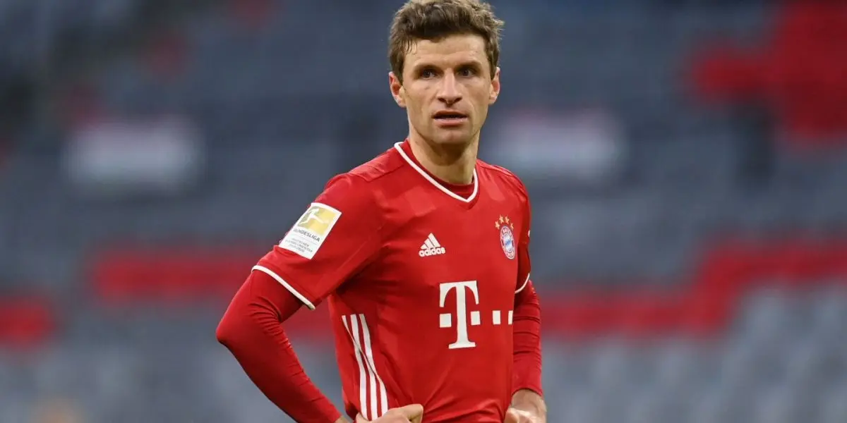 Tras confirmarse la baja sensible de Thomas Müller en el Bayern de Múnich, el entrenador Hansi Flick ya tendría al reemplazo del mediocampista alemán y solo tiene 17 años.