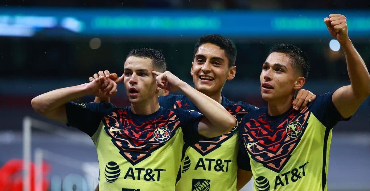 Un crack del América podría salir del equipo por ser el que peor sueldo tiene.