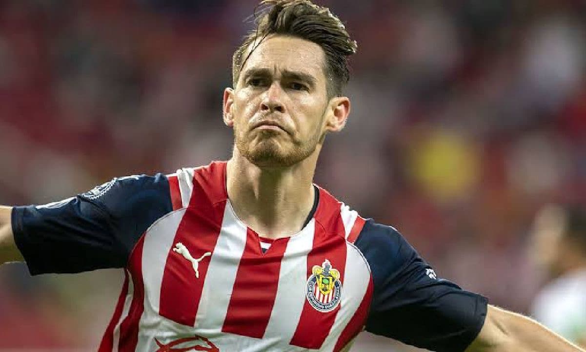 Un jugador de Chivas es buscado por la Liga de Estados Unidos, y podría ser baja última hora.