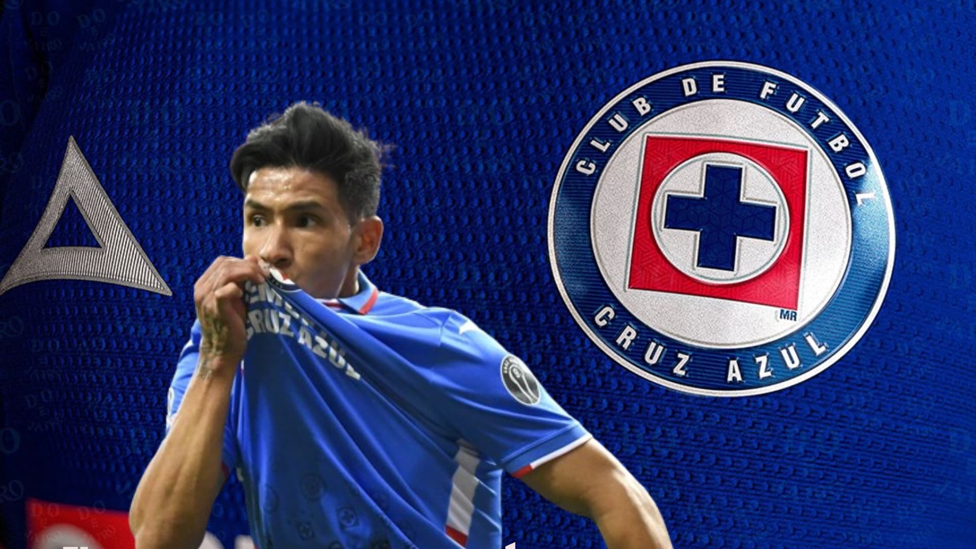Uriel Antuna, besando el escudo de Cruz Azul/FOTO El Futbolero