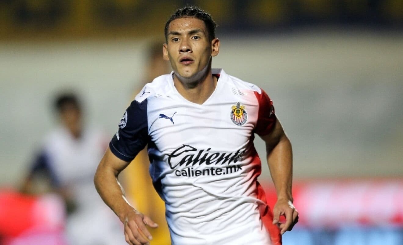 Uriel Antuna no estaría de acuerdo con las multas por indisciplina que imponen en América.