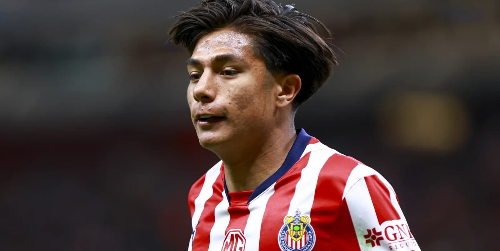 Yael Padilla perdió protagonismo con Milito y podría salir cedido rumbo al Clausura 2026.