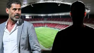 Fernando Hierro y al fondo el Estadio Akron