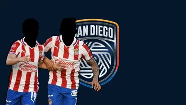 Jugadores de Chivas junto al escudo de San Diego FC / FOTO Facebook