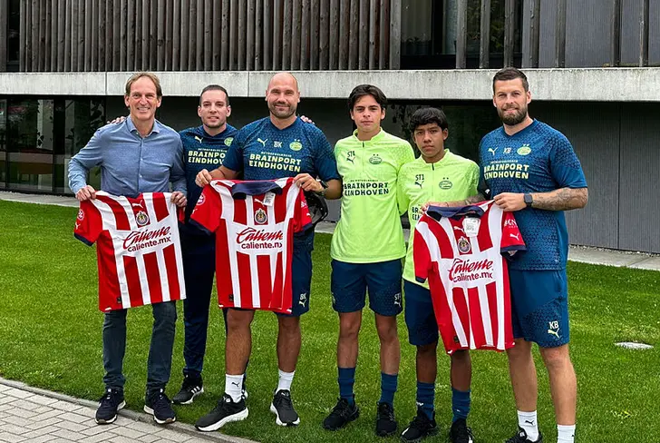 Chivas ha mandado a futbolistas rojiblancos a las academias del PSV Eindhoven
