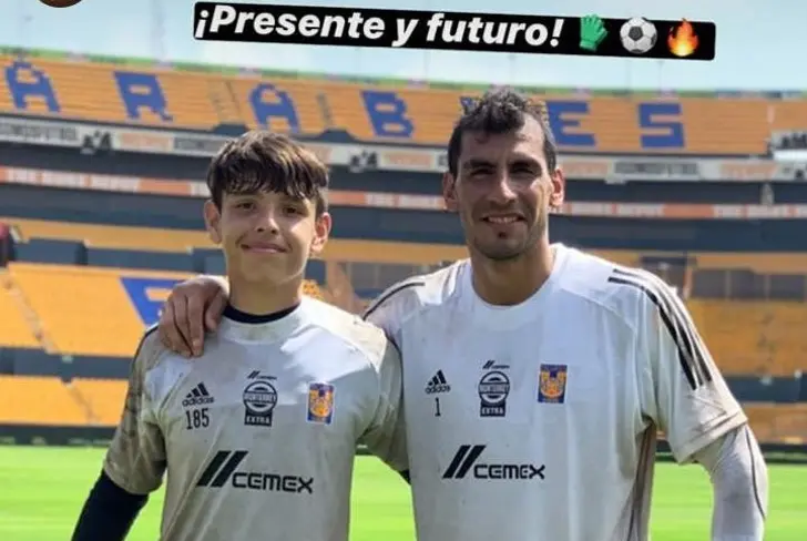 Nahuel Guzmán y Paolo Bedolla hace un par de años en el estadio de Tigres: Foto: Tigres.