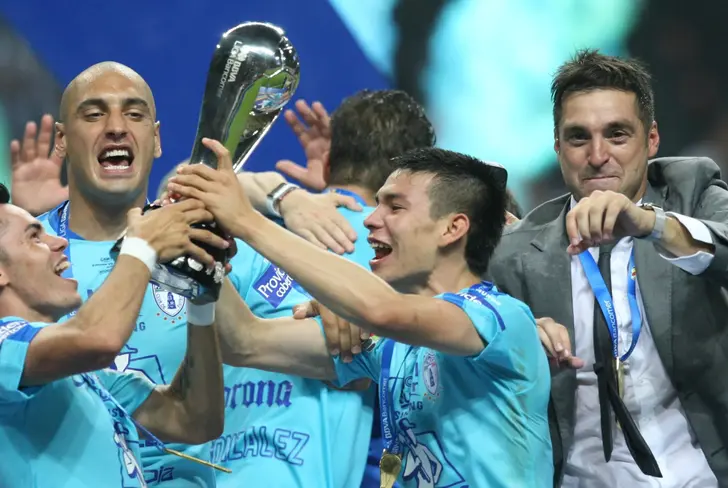 Diego Alonso supo gestionar un equipo campeón de liga en Pachuca