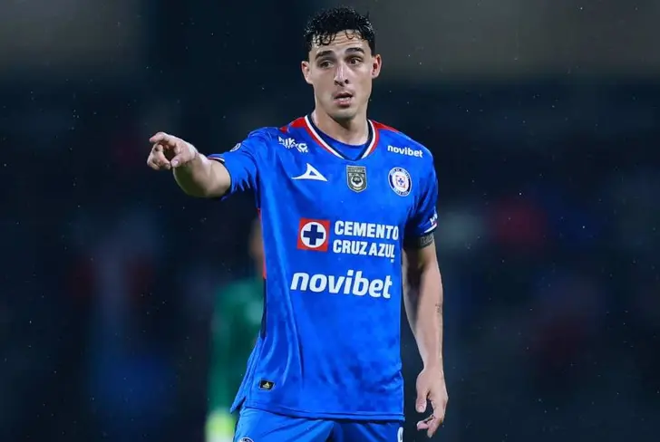 Si Bogusz termina por quedarse en Cruz Azul, el elegido para salir sería el ex Independiente del Valle.