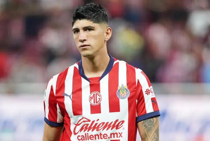 Alan Pulido no entró en planes de Gabriel Milito para este Clausura 2026