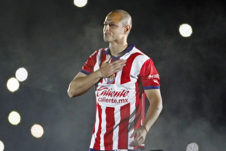 Puma aportó un porcentaje importante en el salario de Javier Hernández en Chivas