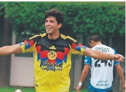 Alejandro Cárdenas: una de las grandes perlas del conjunto azulcrema, mide 1.89 metros y tiene 31 goles.