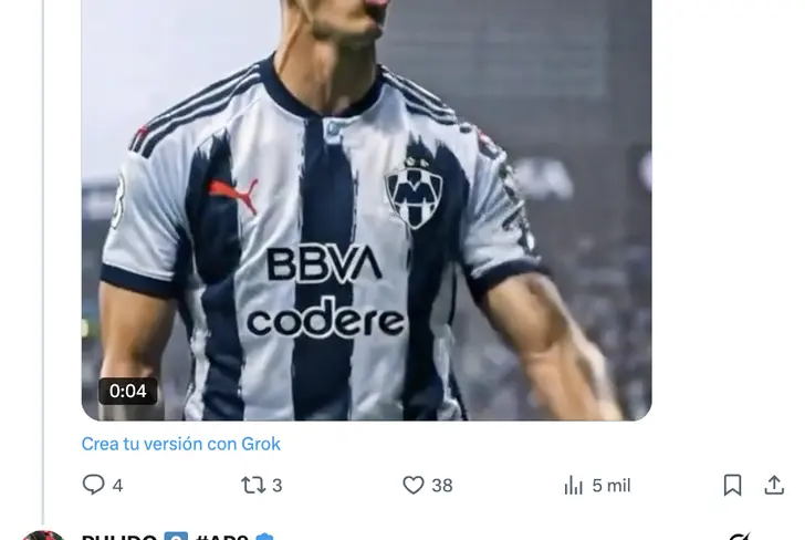 Alan Pulido reacciona a un video suyo con el jersey de Rayados