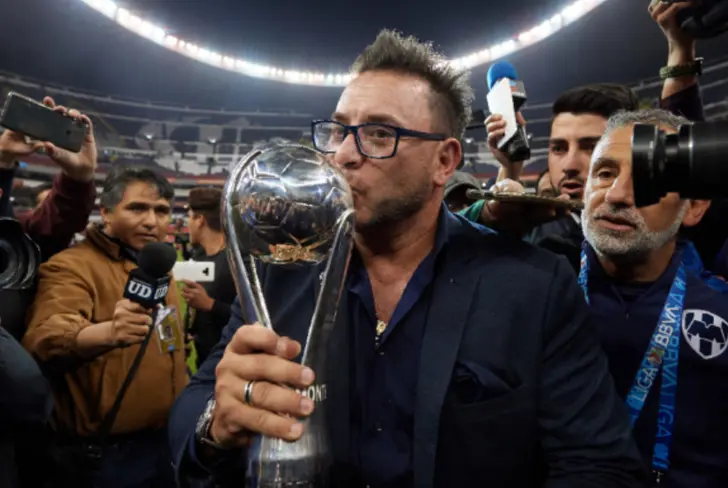 Antonio Mohamed logró levantar el último título de liga con Rayados