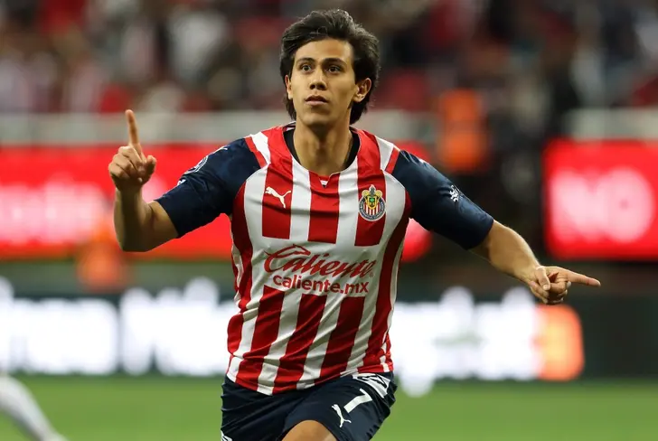 José Juan Macías recibió su debut en Chivas bajo las órdenes de Matías Almeyda