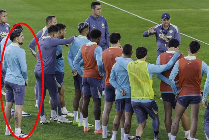 Diego Valdés y el resto de la plantilla del América