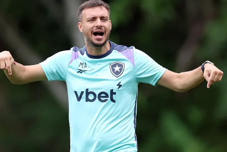Martín Anselmi cuenta con 5 triunfos, 2 empates y 6 derrotas en Botafogo