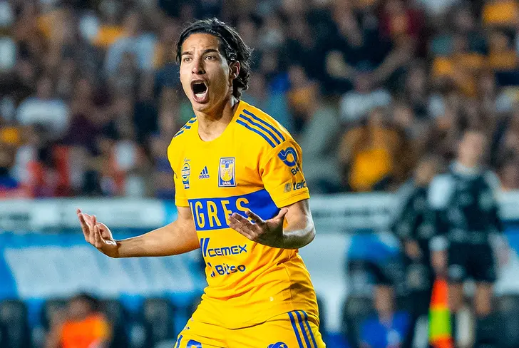 Diego Lainez será el principal competidor de Alvarado de cara al Mundial 2026