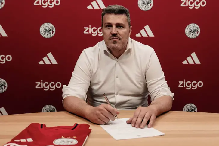 Óscar García Junyent firmó como nuevo entrenador de Ajax Sub 21 / Foto: Ajax